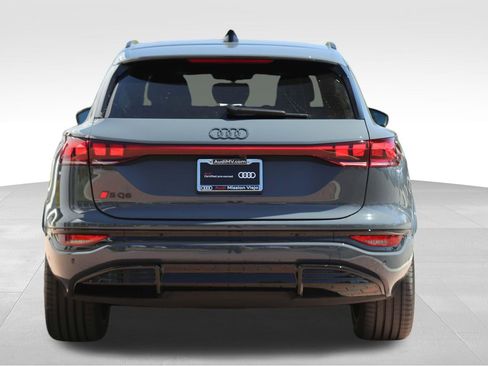 Certified 2025 Audi SQ6 e-tron Prestige AWD/4WD image 6
