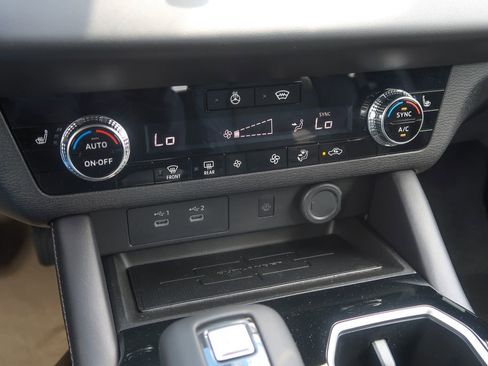 New 2026 Mitsubishi Outlander LE AWD/4WD image 39