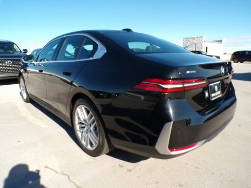 Certified 2025 BMW 530i xDrive w/ Premium Package image 5