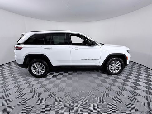 Used 2025 Jeep Grand Cherokee Laredo X w/ Luxury Tech Group I image 8