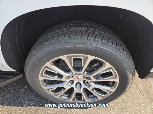 New 2026 GMC Yukon Denali w/ Advanced Technology Package AWD/4WD image 9
