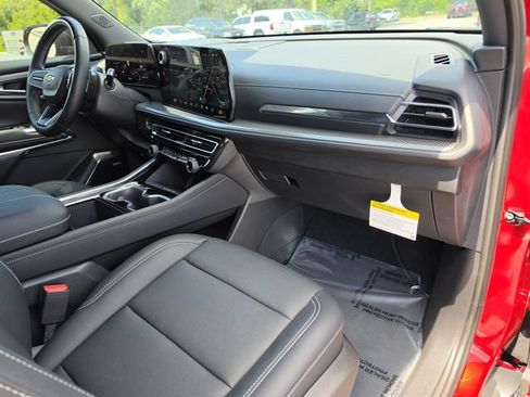 New 2026 Chevrolet Traverse LT w/ Enhanced Driving Package FWD image 14