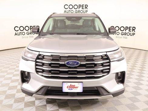 Used 2025 Ford Explorer Active w/ Active Comfort Package AWD/4WD image 10