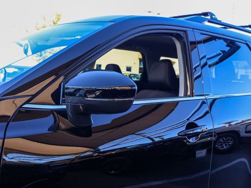 New 2025 Nissan Pathfinder SV image 12