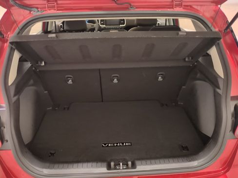 Used 2025 Hyundai Venue SEL image 13