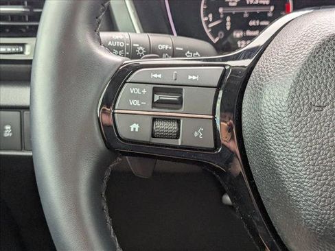 Used 2025 Honda Pilot EX-L image 4