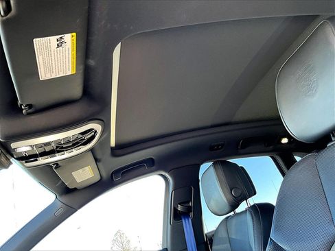 Used 2024 Porsche Macan Turbo image 18