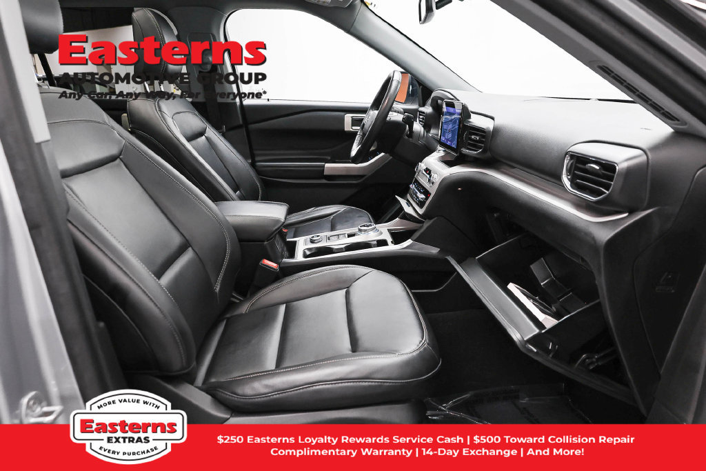 Used 2023 Ford Explorer XLT w/ Equipment Group 202A AWD/4WD image 25