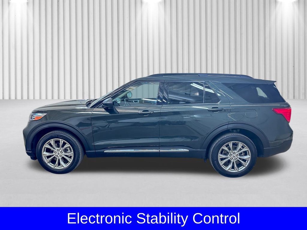 Certified 2022 Ford Explorer XLT w/ Equipment Group 202A AWD/4WD image 11