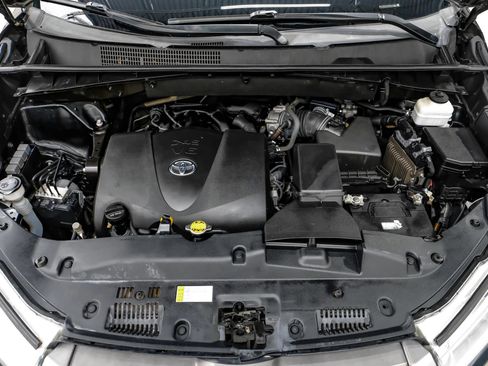 Used 2019 Toyota Highlander XLE FWD image 49