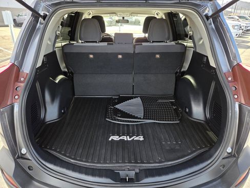 Used 2015 Toyota RAV4 LE image 13