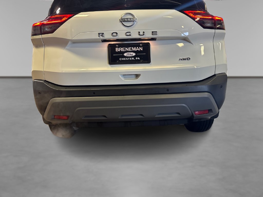 Used 2023 Nissan Rogue S AWD/4WD image 16