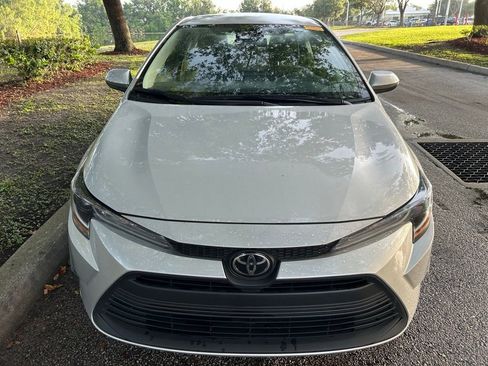 Certified 2025 Toyota Corolla LE FWD image 9