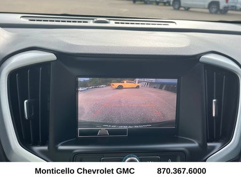 Certified 2024 GMC Terrain SLE w/ Driver Convenience Package FWD image 17
