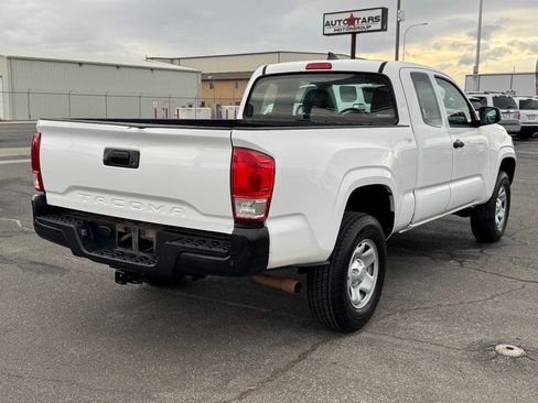 Used 2018 Toyota Tacoma 2WD Access Cab image 4
