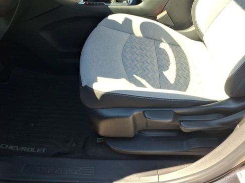 Used 2022 Chevrolet Equinox LS FWD image 16