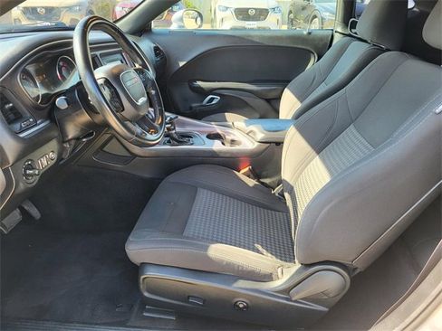 Used 2017 Dodge Challenger R/T image 16