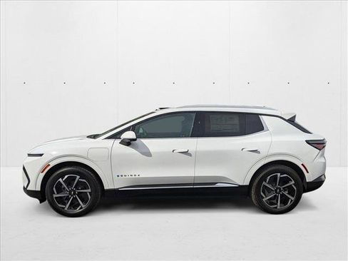 New 2025 Chevrolet Equinox EV LT image 5