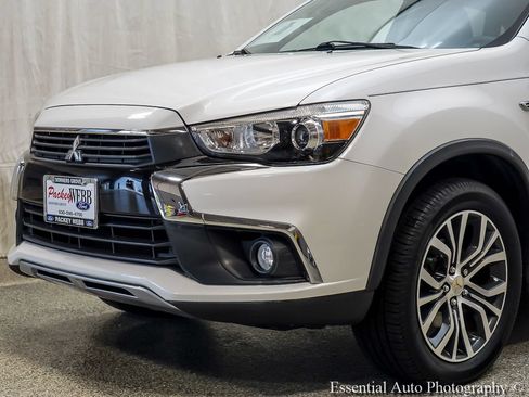 Used 2017 Mitsubishi Outlander Sport SEL FWD image 3
