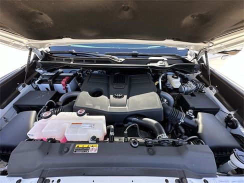 Used 2025 Toyota Tundra Platinum image 33