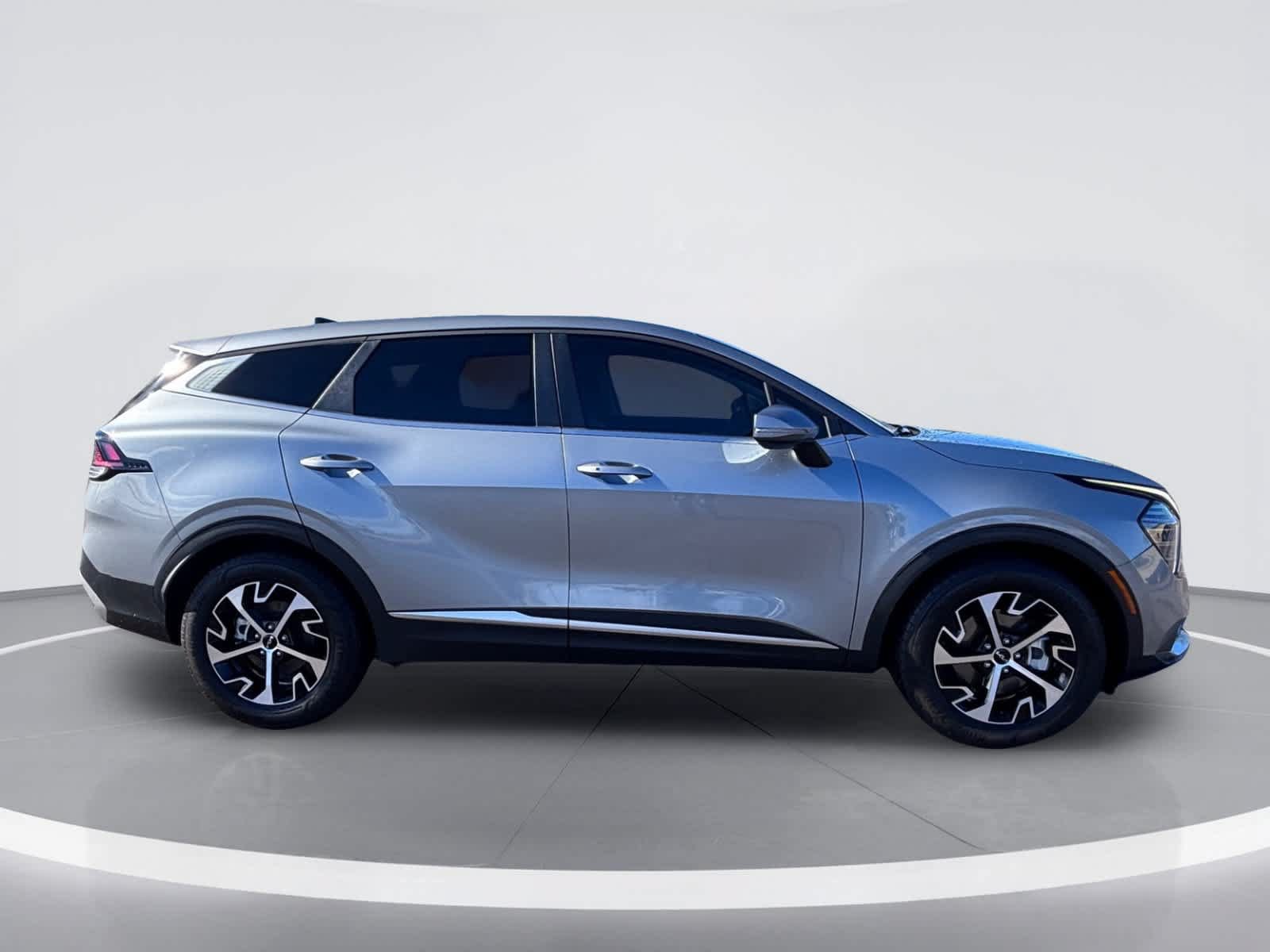 Used 2024 Kia Sportage EX FWD image 7