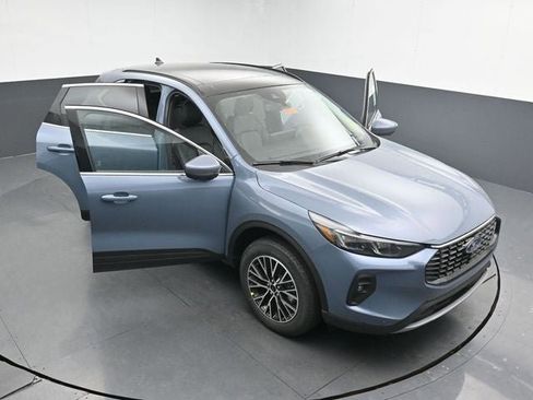 New 2026 Ford Escape SE w/ PHEV Premium Package image 32