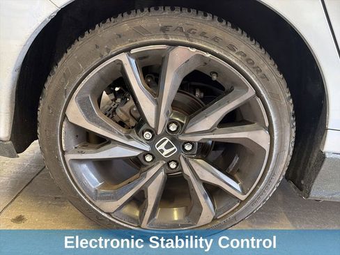 Used 2019 Honda Civic Sport image 11