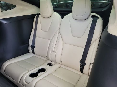 Used 2018 Tesla Model X 75D image 15