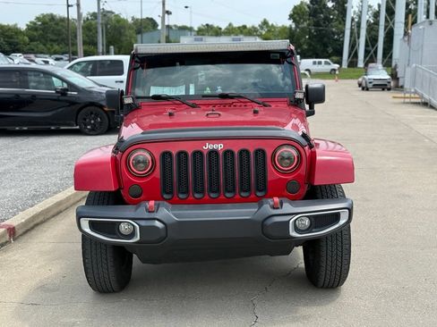 Used 2012 Jeep Wrangler Sahara w/ Connectivity Group AWD/4WD image 3