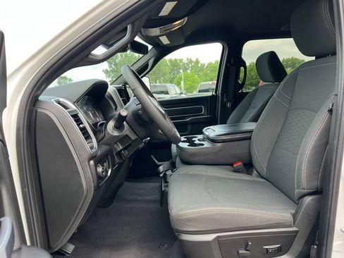 Used 2025 RAM 2500 Big Horn AWD/4WD image 4