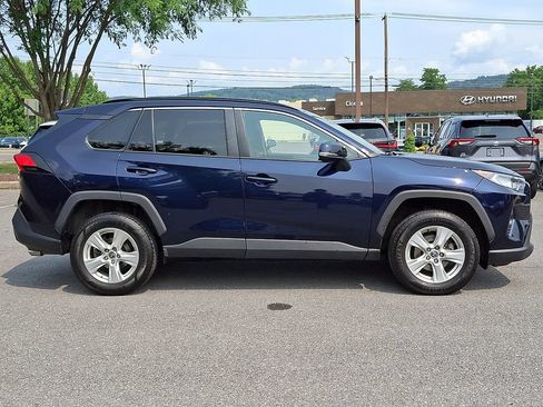 Used 2021 Toyota RAV4 XLE w/ Convenience Package AWD/4WD image 9