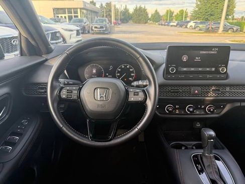 Used 2025 Honda HR-V Sport image 6