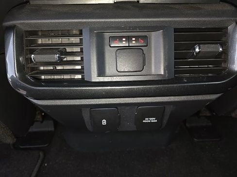 Used 2021 Ford F150 Lariat w/ Equipment Group 502A High image 25