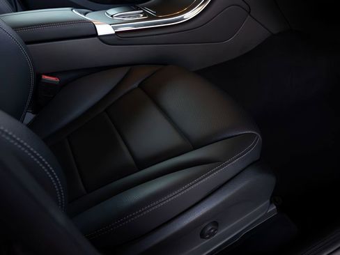 Used 2022 Mercedes-Benz GLC 300 4MATIC image 88