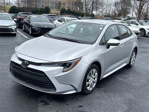 Used 2025 Toyota Corolla LE image 8