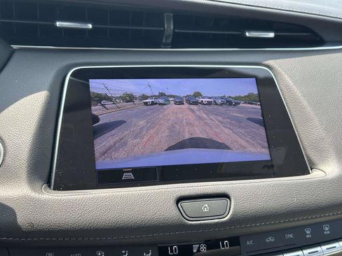 Certified 2023 Cadillac XT4 Luxury w/ Cold Weather Package AWD/4WD image 19