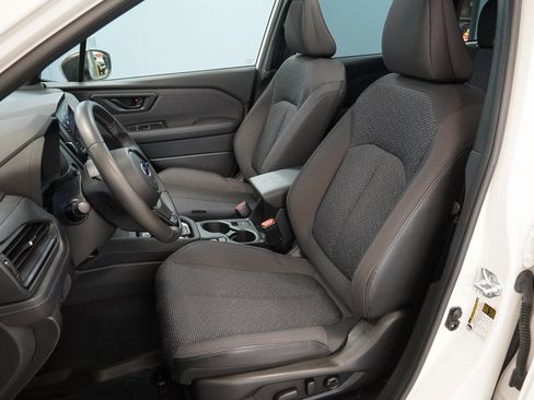 Used 2025 Subaru Forester Premium w/ Convenience Package #1 image 4