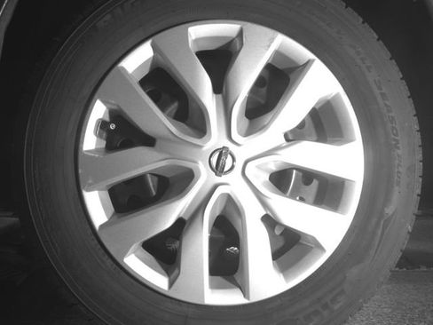 Used 2018 Nissan Rogue S AWD/4WD image 11