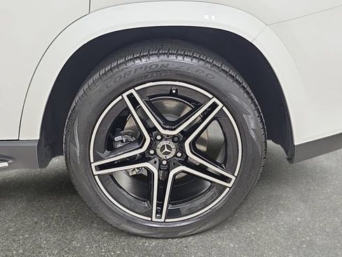 Used 2025 Mercedes-Benz GLS 450 4MATIC image 33