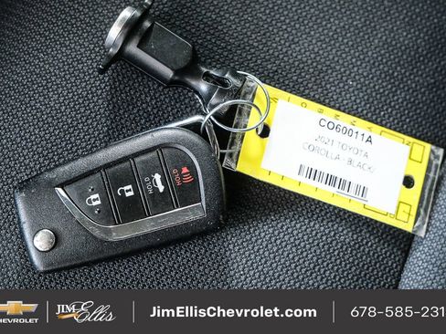 Used 2021 Toyota Corolla LE image 34