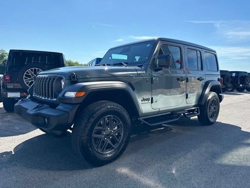 Used 2025 Jeep Wrangler Unlimited Sport AWD/4WD image 8
