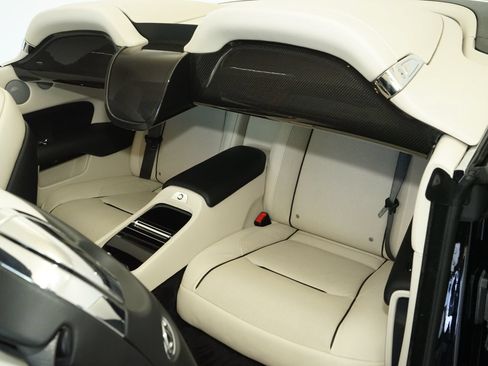 Used 2018 Rolls-Royce Dawn RWD image 24