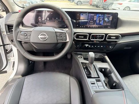New 2026 Nissan Sentra SR w/ SR Premium Package FWD image 18