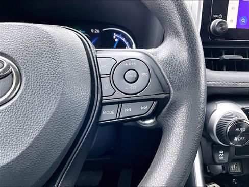 Used 2025 Toyota RAV4 XLE image 24