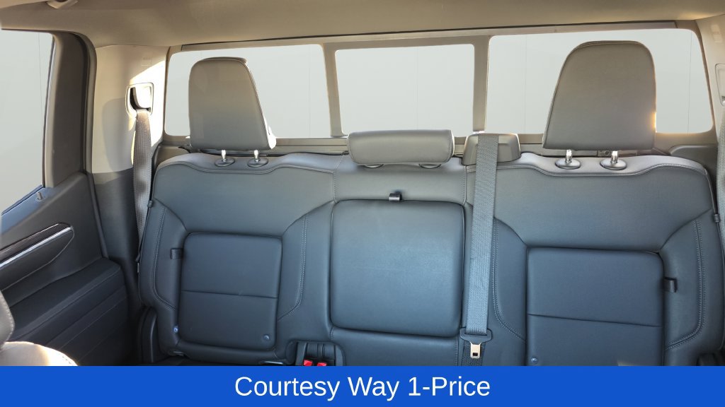 Used 2025 Chevrolet Silverado 1500 LTZ AWD/4WD image 13