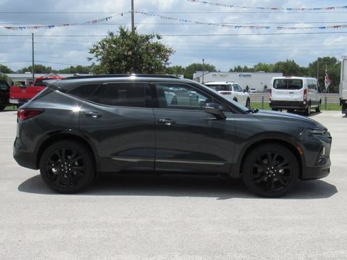 Used 2019 Chevrolet Blazer RS FWD image 2