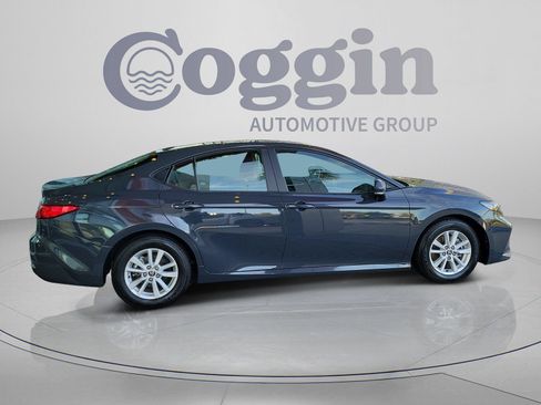 Used 2025 Toyota Camry LE FWD image 7