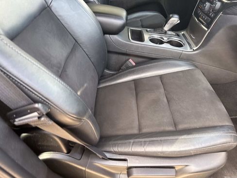 Used 2021 Jeep Grand Cherokee Laredo X image 11