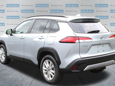Used 2023 Toyota Corolla Cross LE image 8