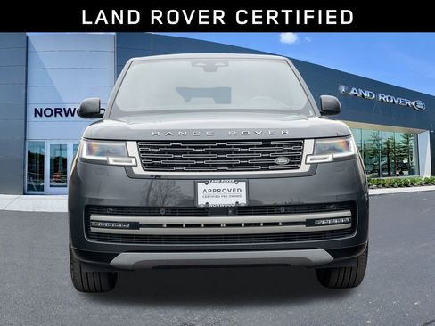 Certified 2025 Land Rover Range Rover SE image 2